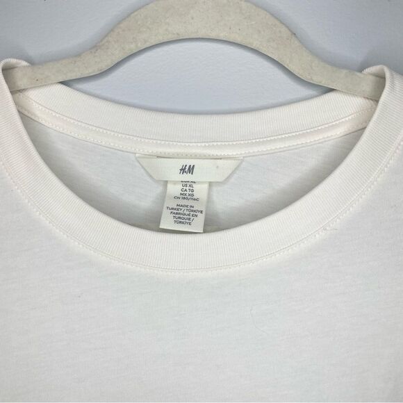 H&M Cream Milano Graphic Tee – Colorful Text Design – Casual & Comfy - Picture 3 of 5